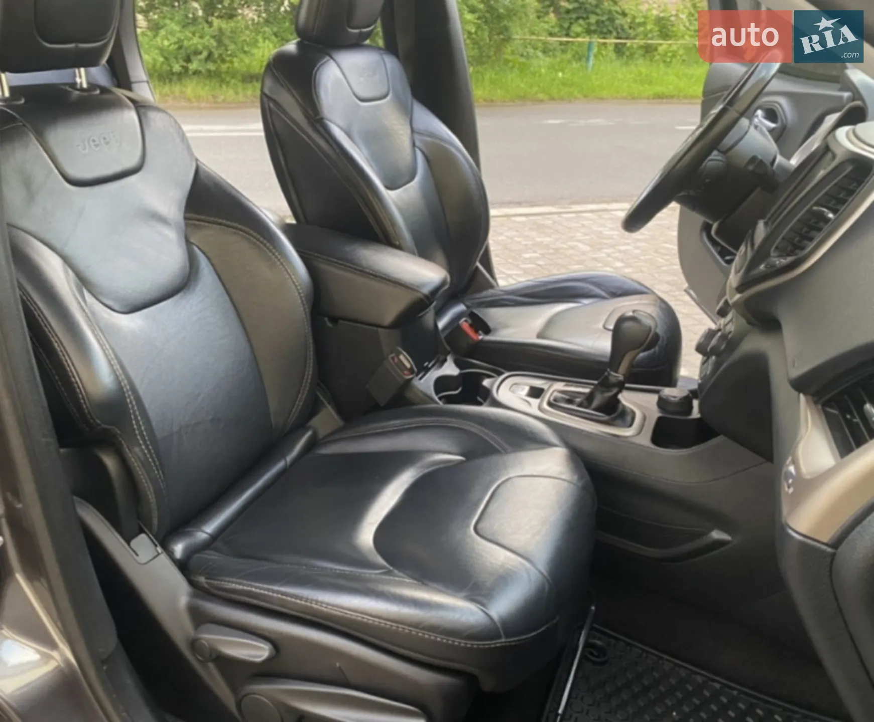 2015 Jeep Cherokee - мініатюра 27