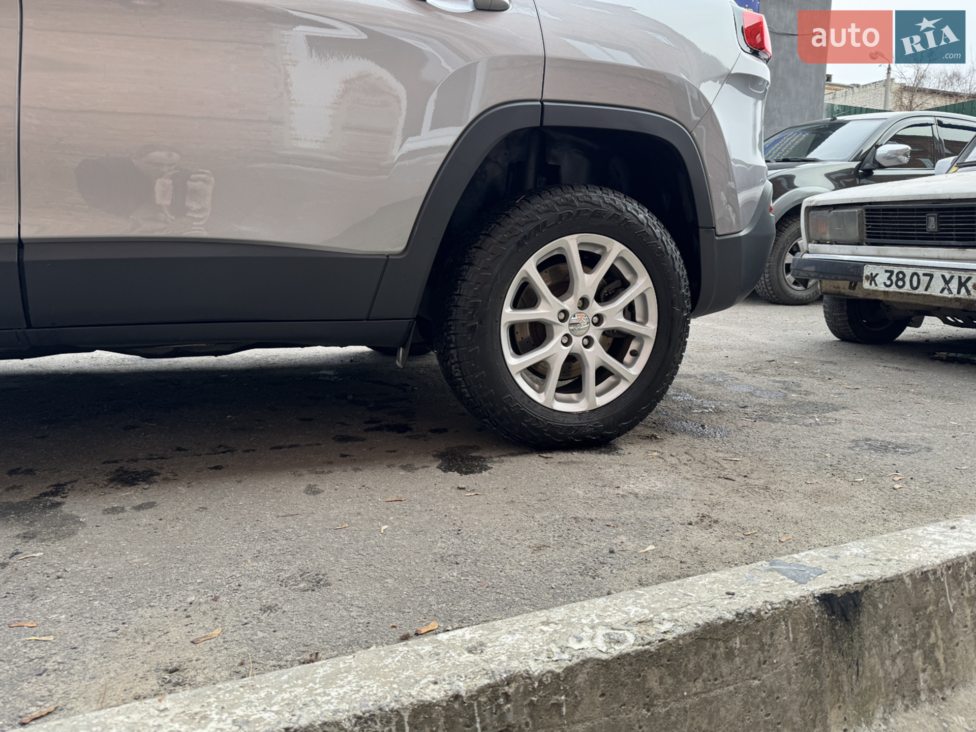 2016 Jeep Cherokee - мініатюра 28