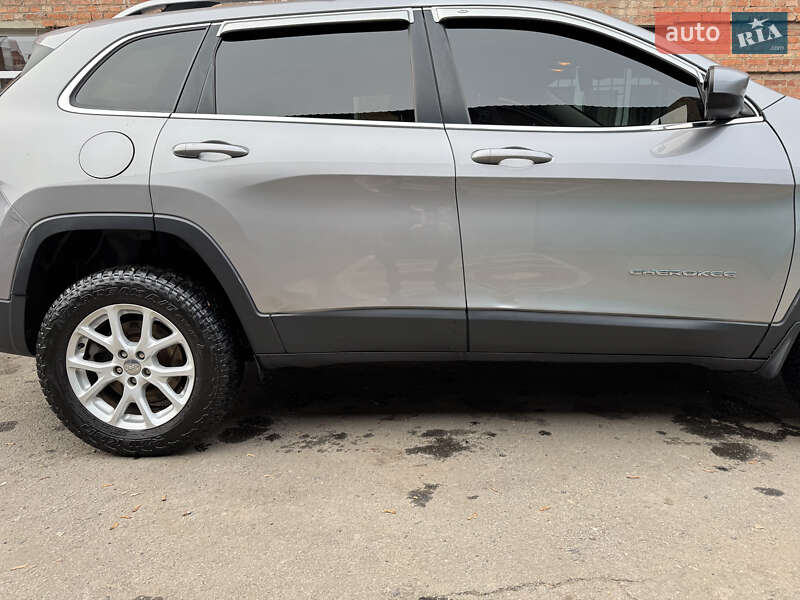 Позашляховик / Кросовер Jeep Cherokee 2016 в Харкові фото 34 Позашляховик / Кросовер Jeep Cherokee 2016 в Харкові