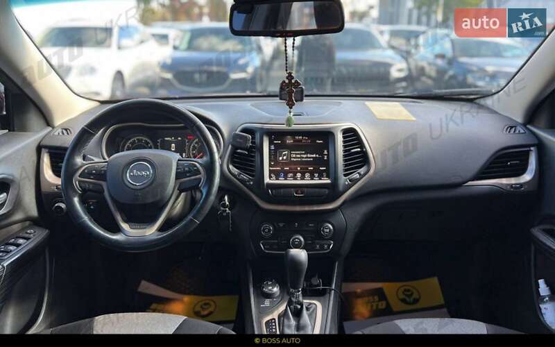 Позашляховик / Кросовер Jeep Cherokee 2014 в Надвірній фото 3 Позашляховик / Кросовер Jeep Cherokee 2014 в Надвірній