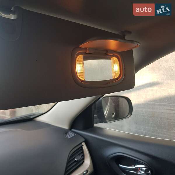 Внедорожник / Кроссовер Jeep Cherokee 2016 в Ровно