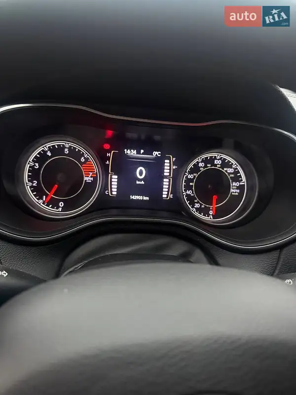 Jeep Cherokee 2019 VIN 1C4PJLLB1LD556051 фото оголошення 10 з 54