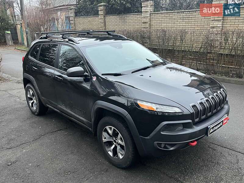 Позашляховик / Кросовер Jeep Cherokee 2015 в Києві