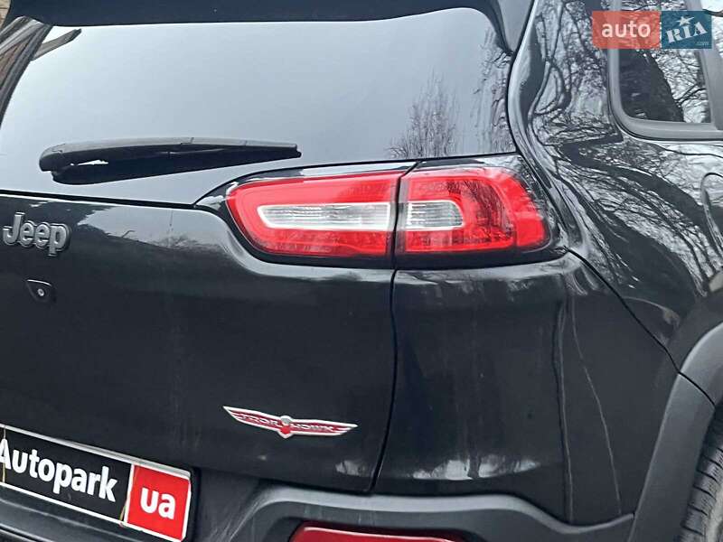 Позашляховик / Кросовер Jeep Cherokee 2015 в Києві