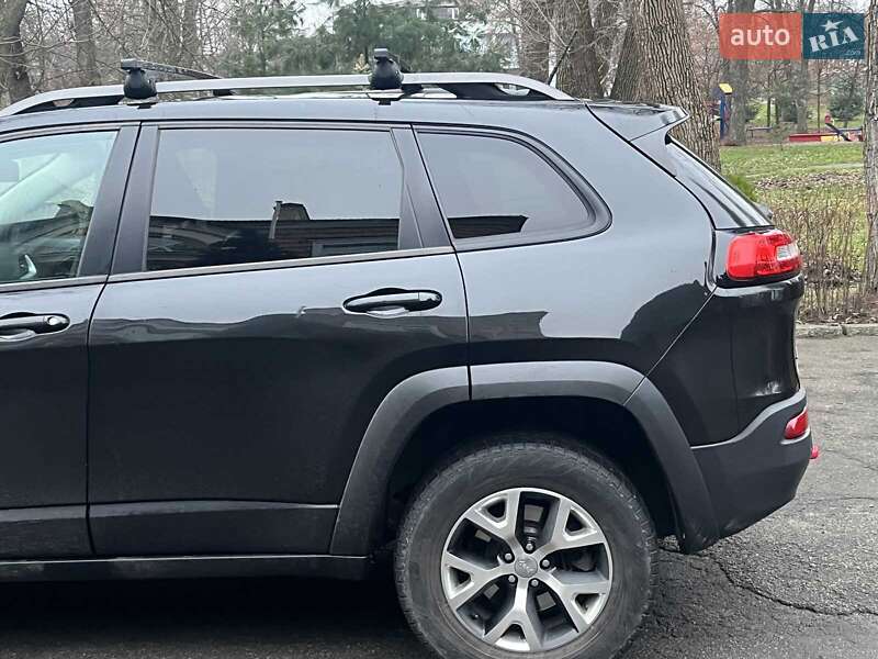 Позашляховик / Кросовер Jeep Cherokee 2015 в Києві