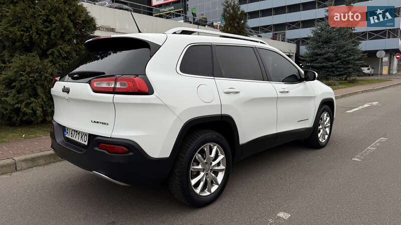 Позашляховик / Кросовер Jeep Cherokee 2015 в Києві