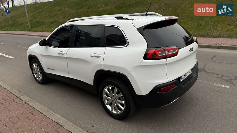 Позашляховик / Кросовер Jeep Cherokee 2015 в Києві