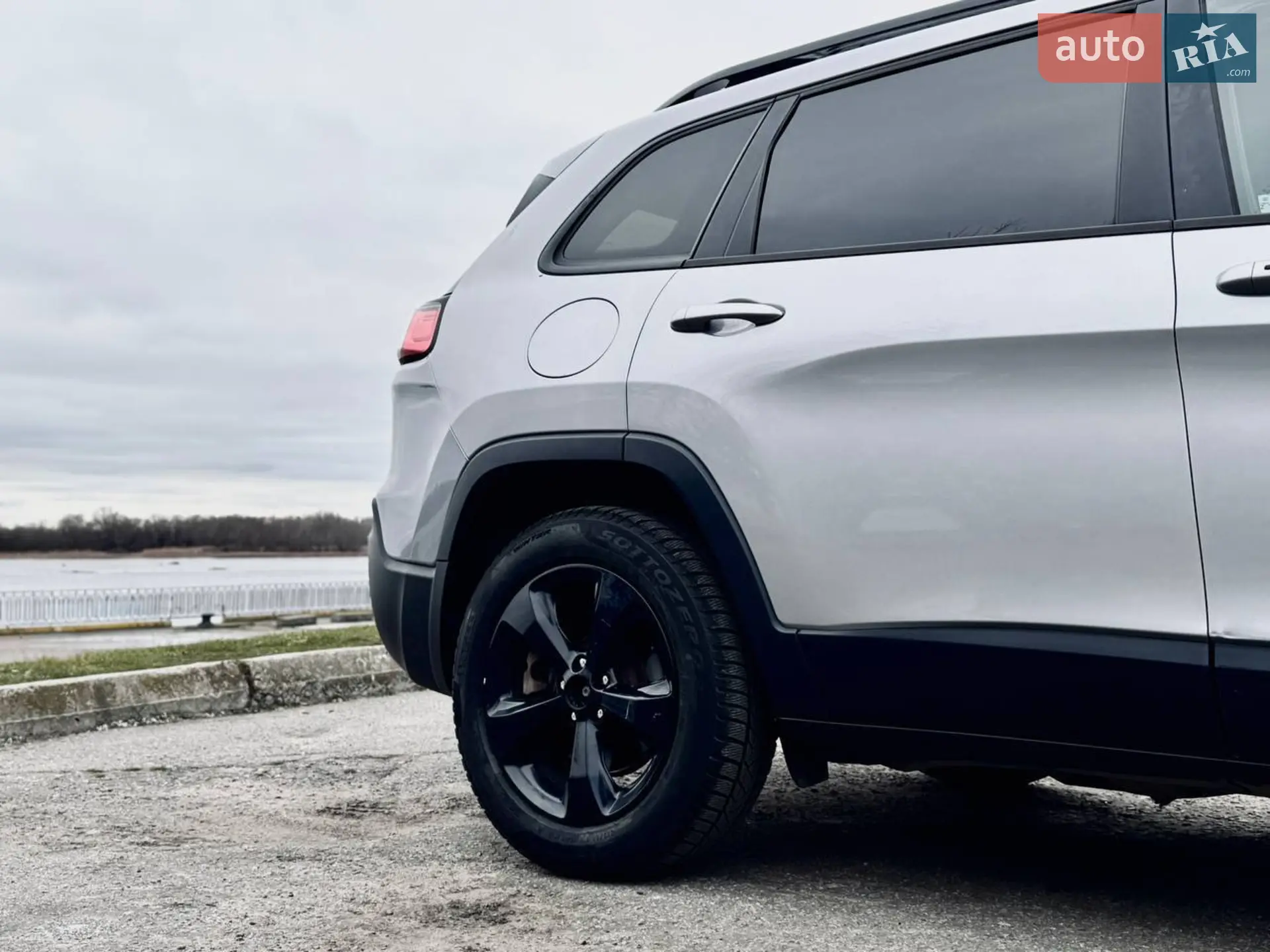 2019 Jeep Cherokee - мініатюра 7
