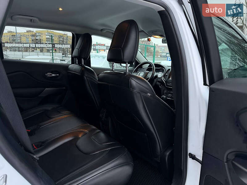 Внедорожник / Кроссовер Jeep Cherokee 2018 в Днепре