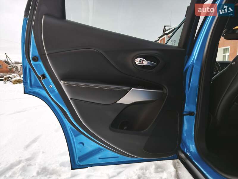 Внедорожник / Кроссовер Jeep Cherokee 2020 в Ромнах