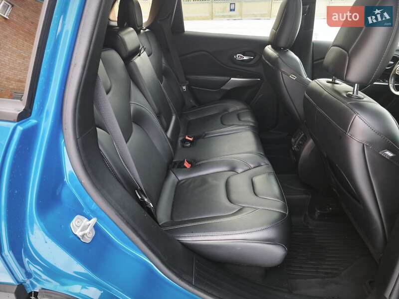 Внедорожник / Кроссовер Jeep Cherokee 2020 в Ромнах