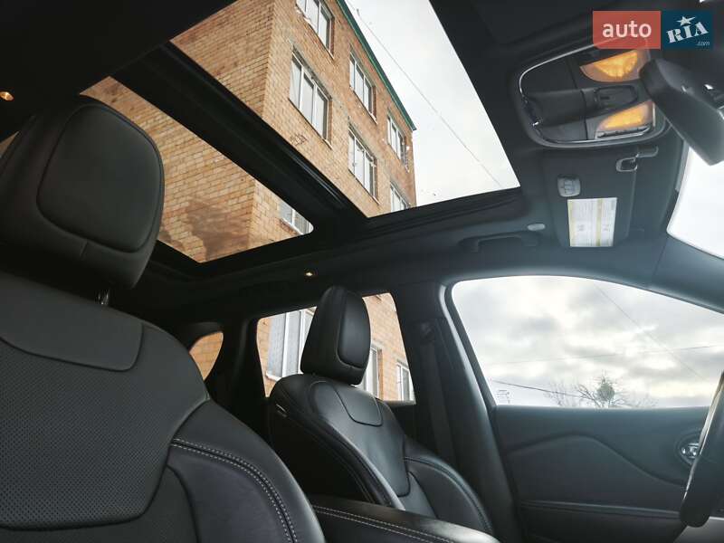 Внедорожник / Кроссовер Jeep Cherokee 2020 в Ромнах