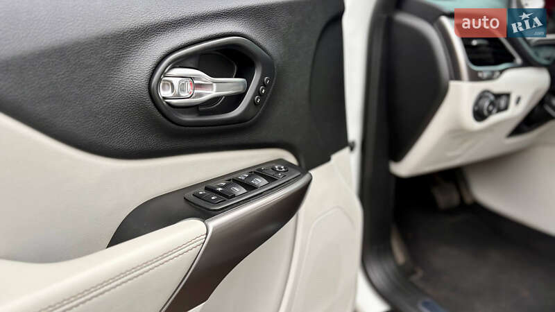 Позашляховик / Кросовер Jeep Cherokee 2019 в Кривому Розі фото 14 Позашляховик / Кросовер Jeep Cherokee 2019 в Кривому Розі