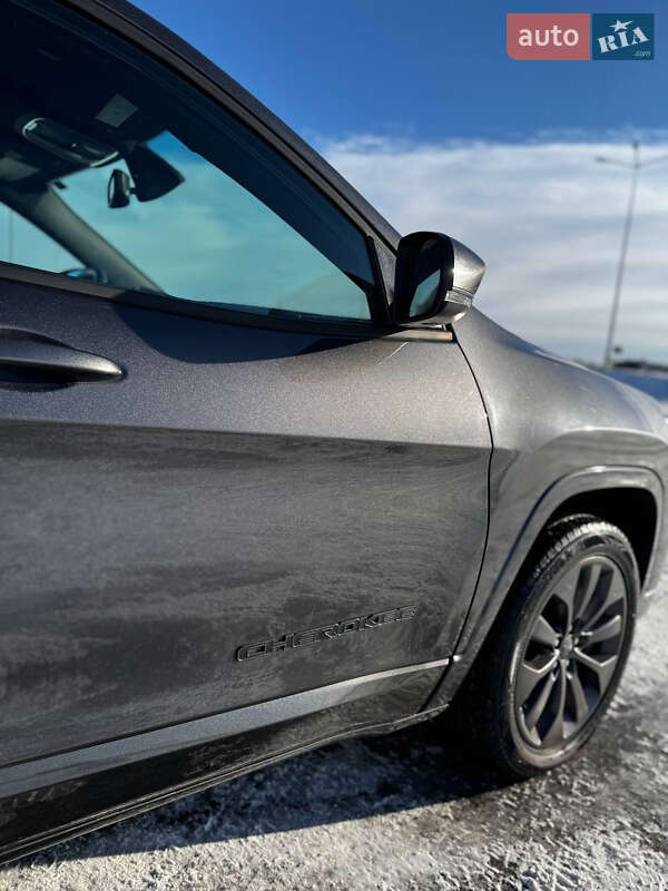 Позашляховик / Кросовер Jeep Cherokee 2019 в Львові