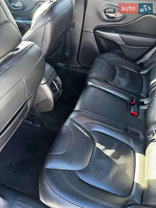 Позашляховик / Кросовер Jeep Cherokee 2019 в Львові