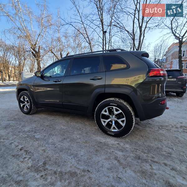 Позашляховик / Кросовер Jeep Cherokee 2014 в Чернігові