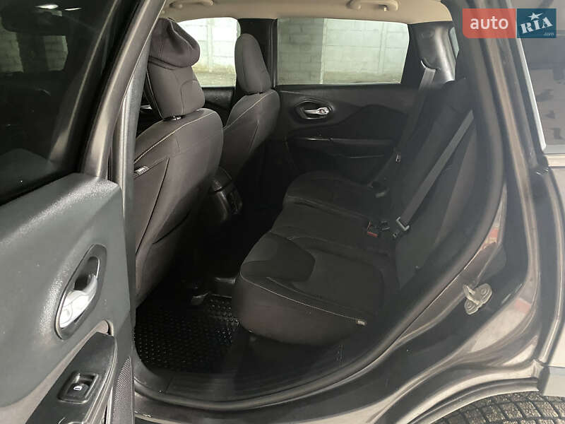 Внедорожник / Кроссовер Jeep Cherokee 2016 в Харькове фото 14 Внедорожник / Кроссовер Jeep Cherokee 2016 в Харькове