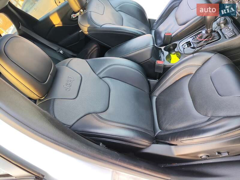 Позашляховик / Кросовер Jeep Cherokee 2022 в Києві