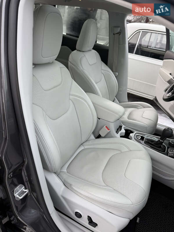 Внедорожник / Кроссовер Jeep Cherokee 2018 в Днепре фото 24 Внедорожник / Кроссовер Jeep Cherokee 2018 в Днепре