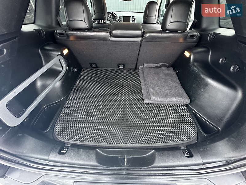 Позашляховик / Кросовер Jeep Cherokee 2017 в Львові