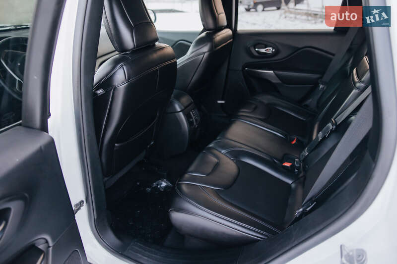 Внедорожник / Кроссовер Jeep Cherokee 2018 в Бучаче