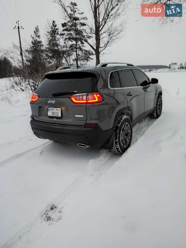 Внедорожник / Кроссовер Jeep Cherokee 2021 в Харькове