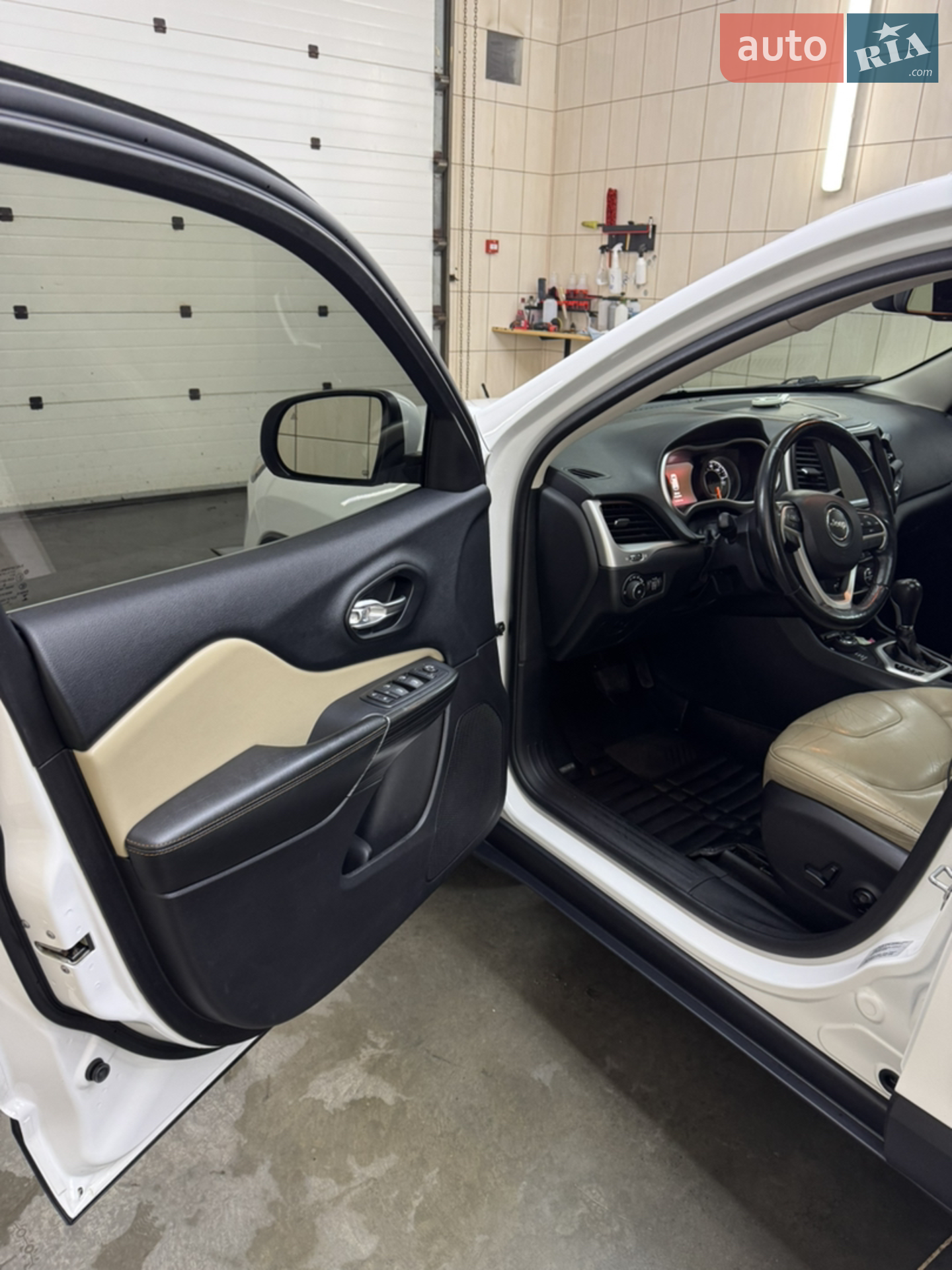 2016 Jeep Cherokee - мініатюра 8