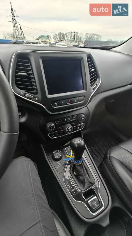 Внедорожник / Кроссовер Jeep Cherokee 2023 в Черновцах