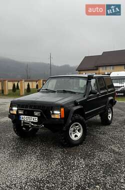 Внедорожник / Кроссовер Jeep Cherokee 1993 в Ужгороде
