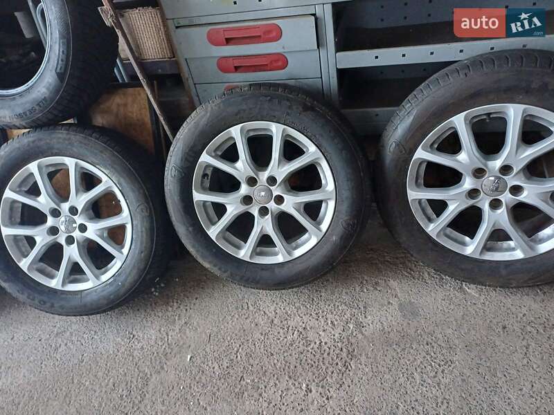 Внедорожник / Кроссовер Jeep Cherokee 2014 в Теребовле