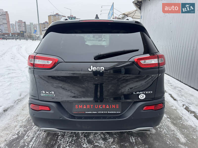 Внедорожник / Кроссовер Jeep Cherokee 2015 в Киеве