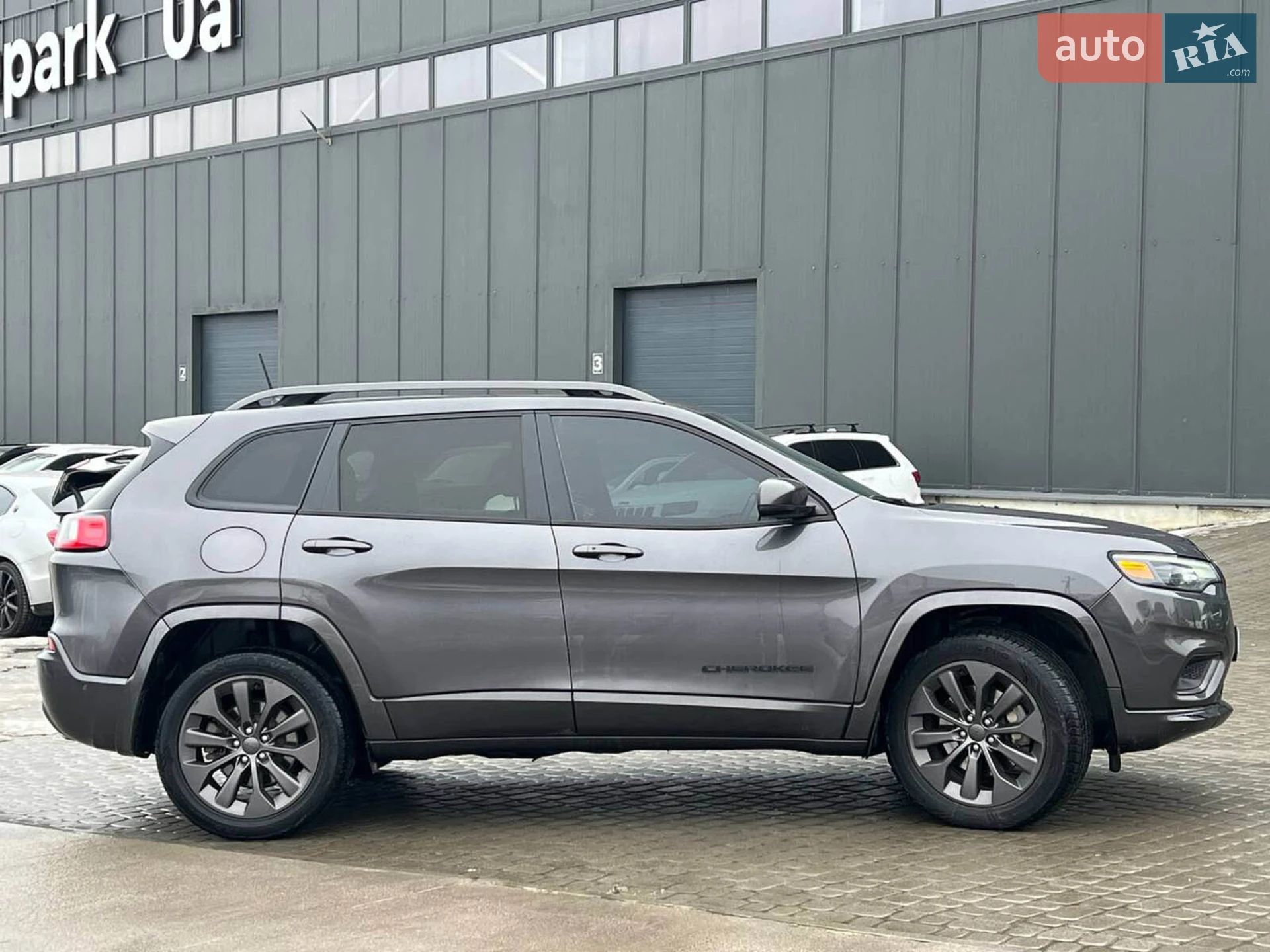2019 Jeep Cherokee - мініатюра 11