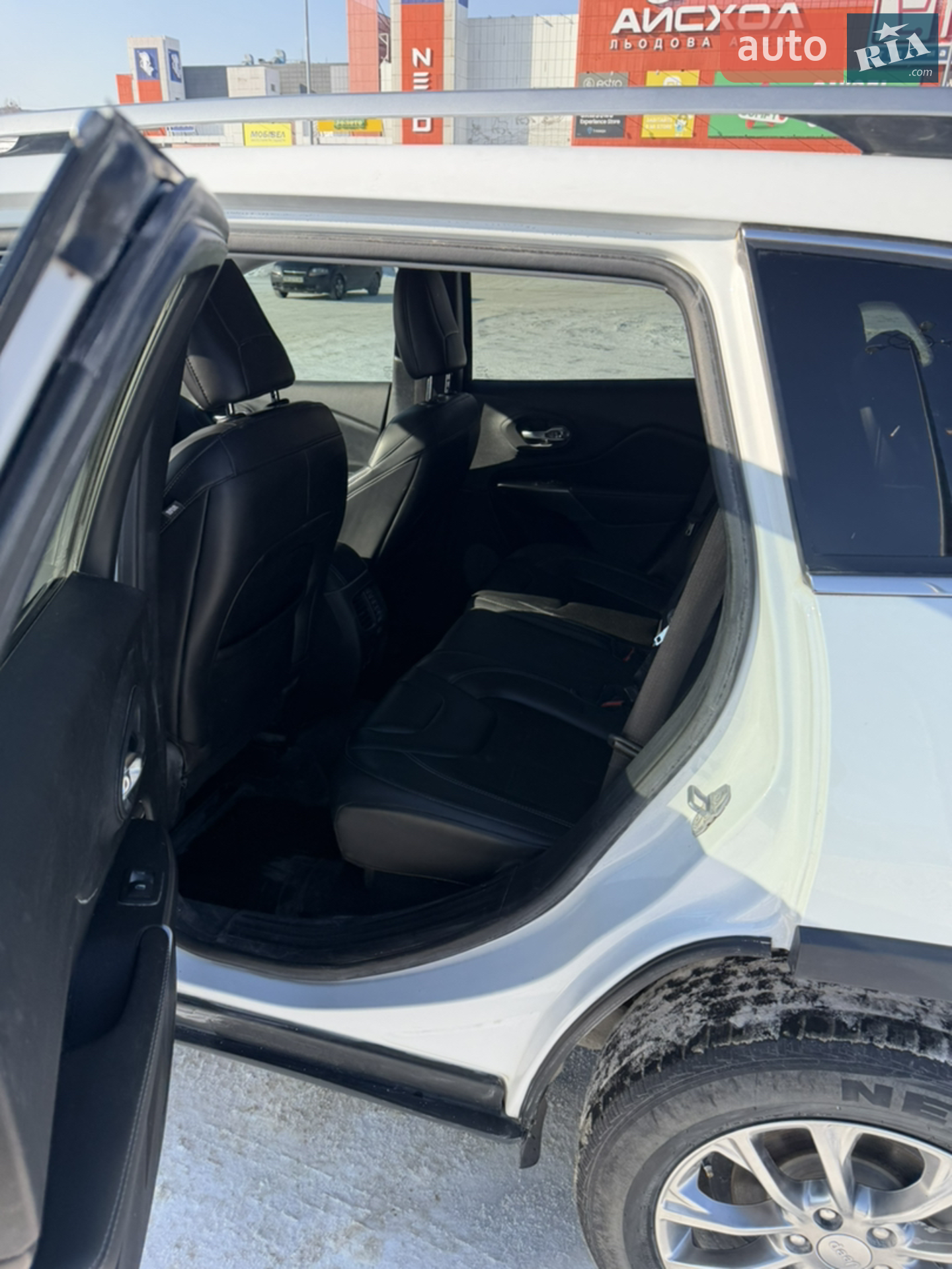 2020 Jeep Cherokee - мініатюра 21