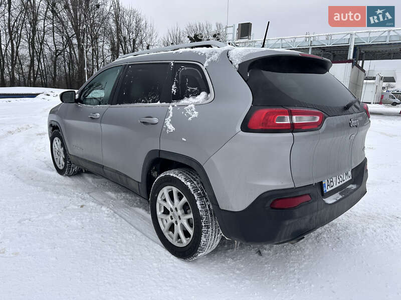 Внедорожник / Кроссовер Jeep Cherokee 2016 в Виннице