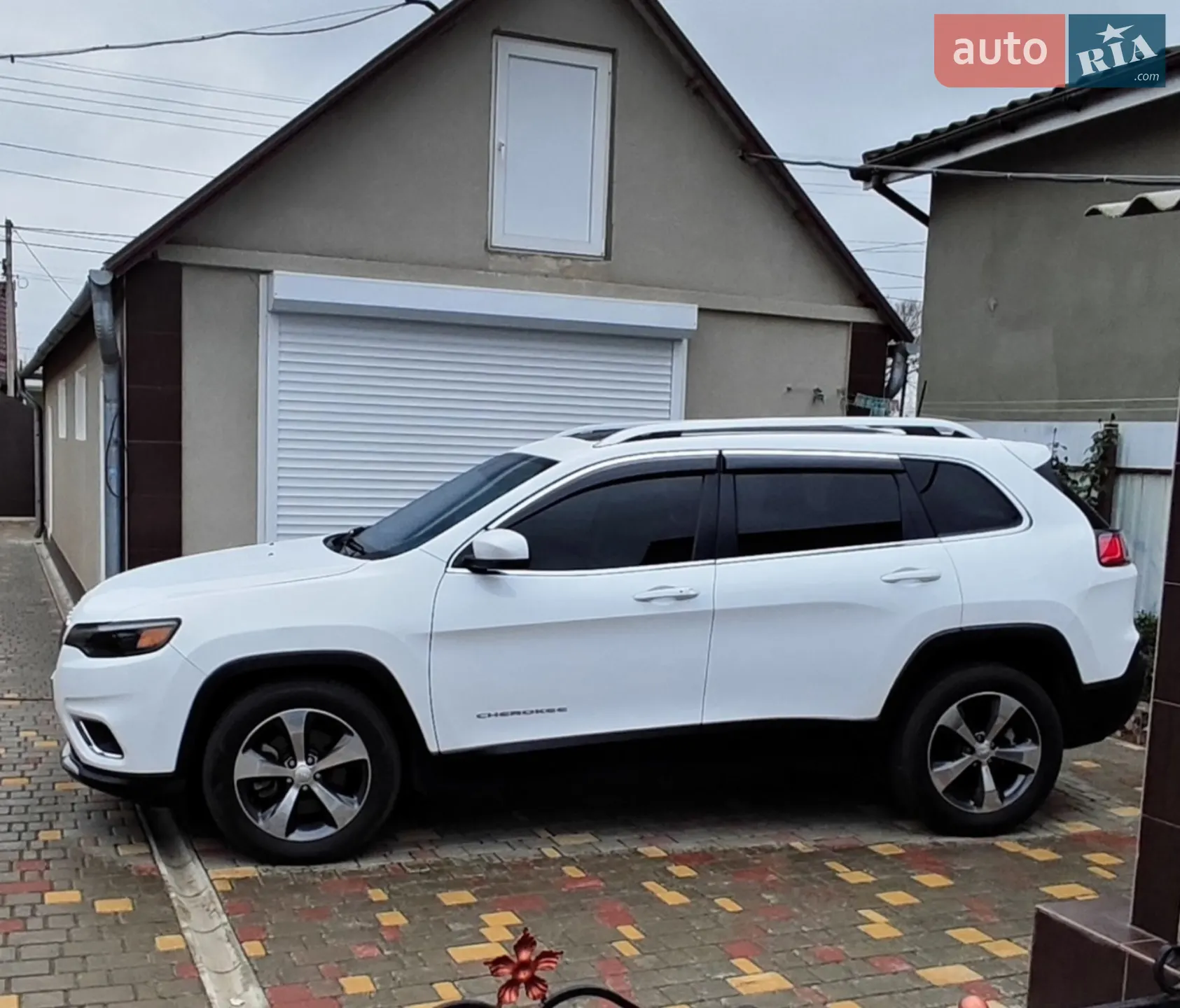 2019 Jeep Cherokee - мініатюра 3