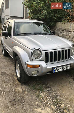 Внедорожник / Кроссовер Jeep Cherokee 2003 в Черновцах