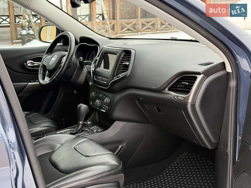 Внедорожник / Кроссовер Jeep Cherokee 2019 в Василькове