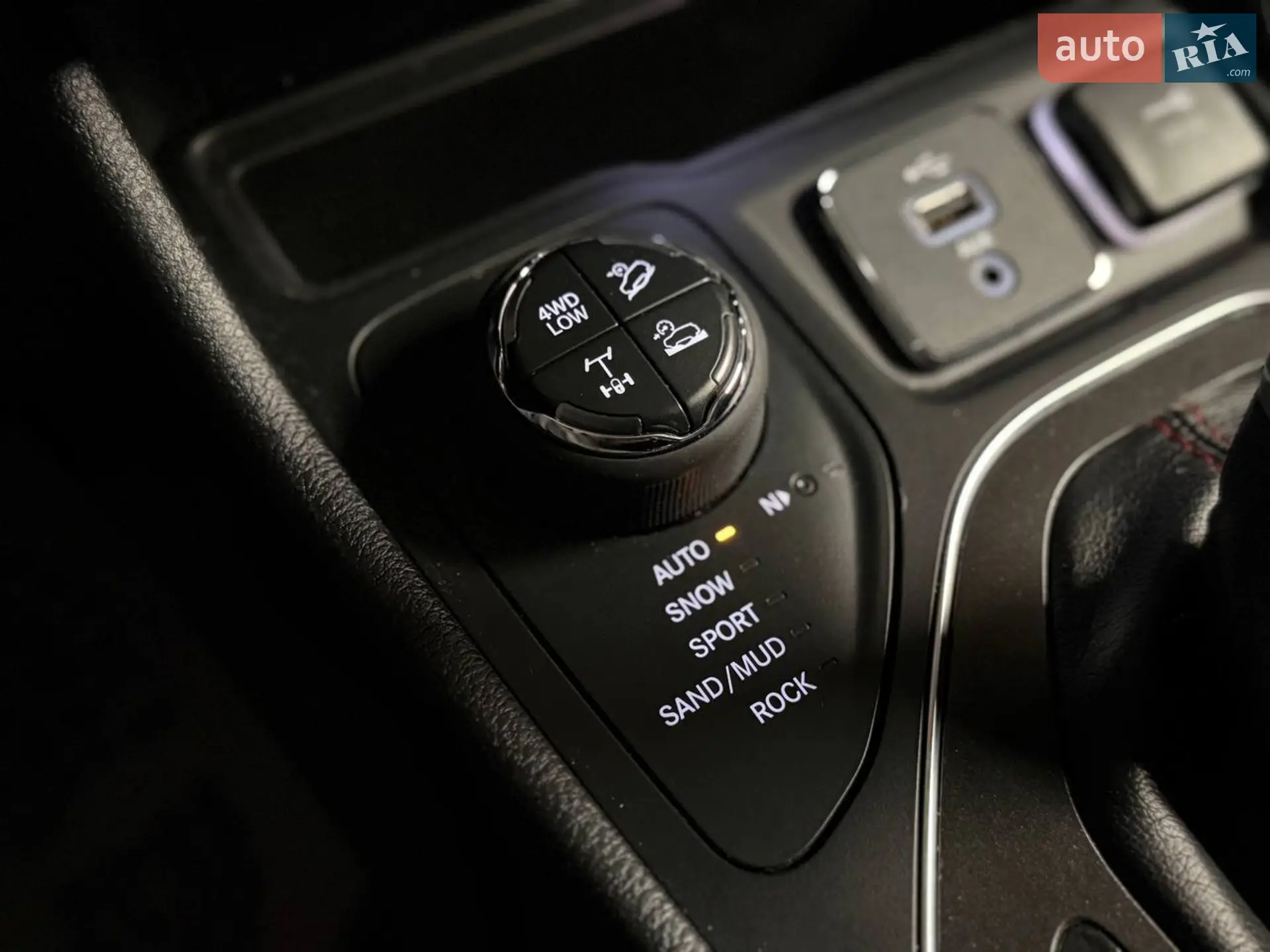 2018 Jeep Cherokee - мініатюра 16