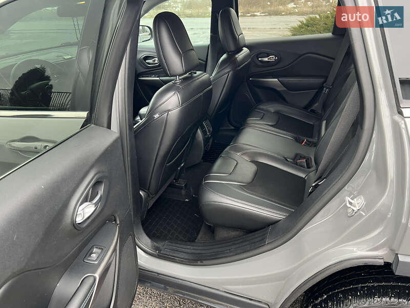 Внедорожник / Кроссовер Jeep Cherokee 2019 в Днепре фото 16 Внедорожник / Кроссовер Jeep Cherokee 2019 в Днепре