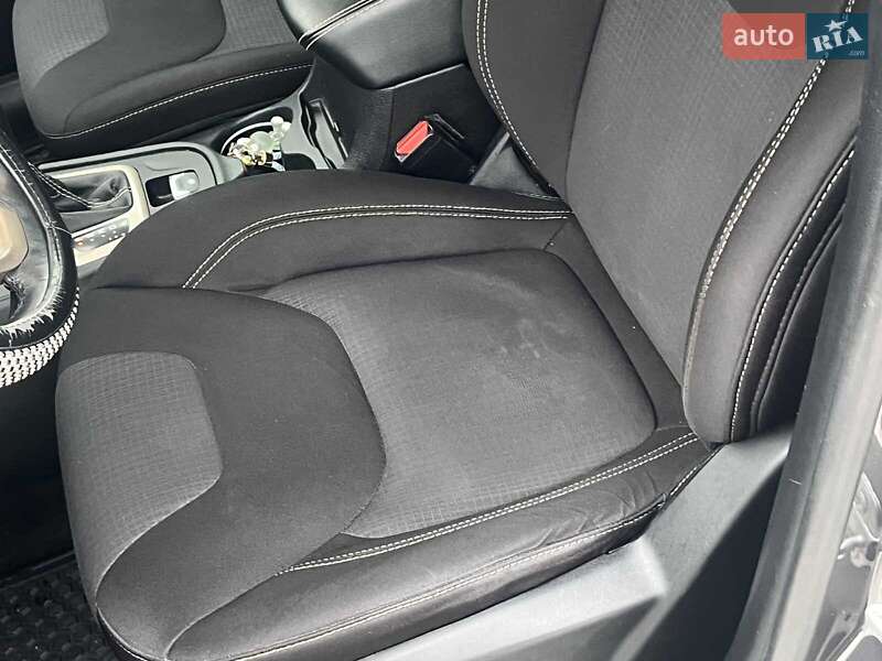 Внедорожник / Кроссовер Jeep Cherokee 2015 в Киеве