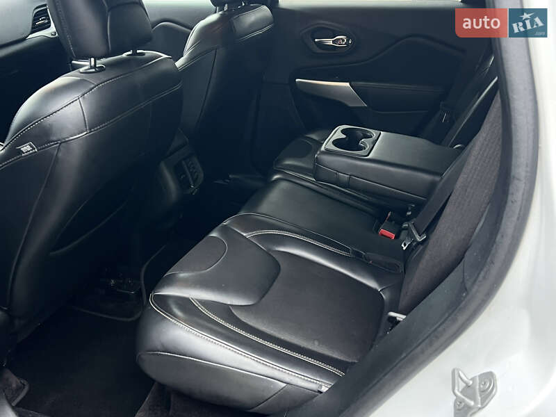 Внедорожник / Кроссовер Jeep Cherokee 2017 в Черкассах фото 17 Внедорожник / Кроссовер Jeep Cherokee 2017 в Черкассах