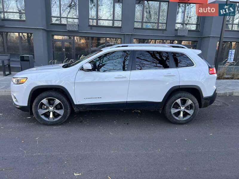 Внедорожник / Кроссовер Jeep Cherokee 2020 в Чернигове