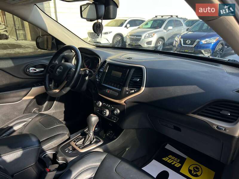 Внедорожник / Кроссовер Jeep Cherokee 2017 в Ивано-Франковске фото 18 Внедорожник / Кроссовер Jeep Cherokee 2017 в Ивано-Франковске