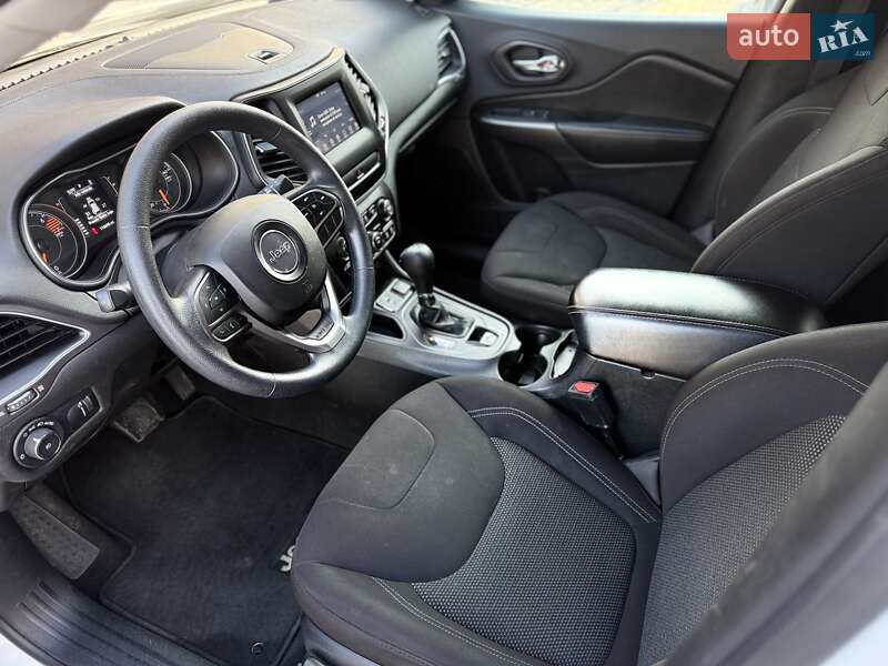 Внедорожник / Кроссовер Jeep Cherokee 2019 в Львове фото 29 Внедорожник / Кроссовер Jeep Cherokee 2019 в Львове