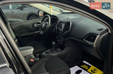 Позашляховик / Кросовер Jeep Cherokee 2018 в Мукачевому