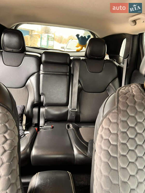 Внедорожник / Кроссовер Jeep Cherokee 2017 в Мостиске фото 13 Внедорожник / Кроссовер Jeep Cherokee 2017 в Мостиске