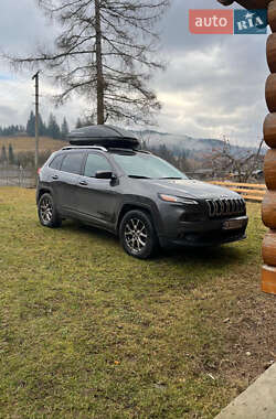 Внедорожник / Кроссовер Jeep Cherokee 2015 в Вышгороде