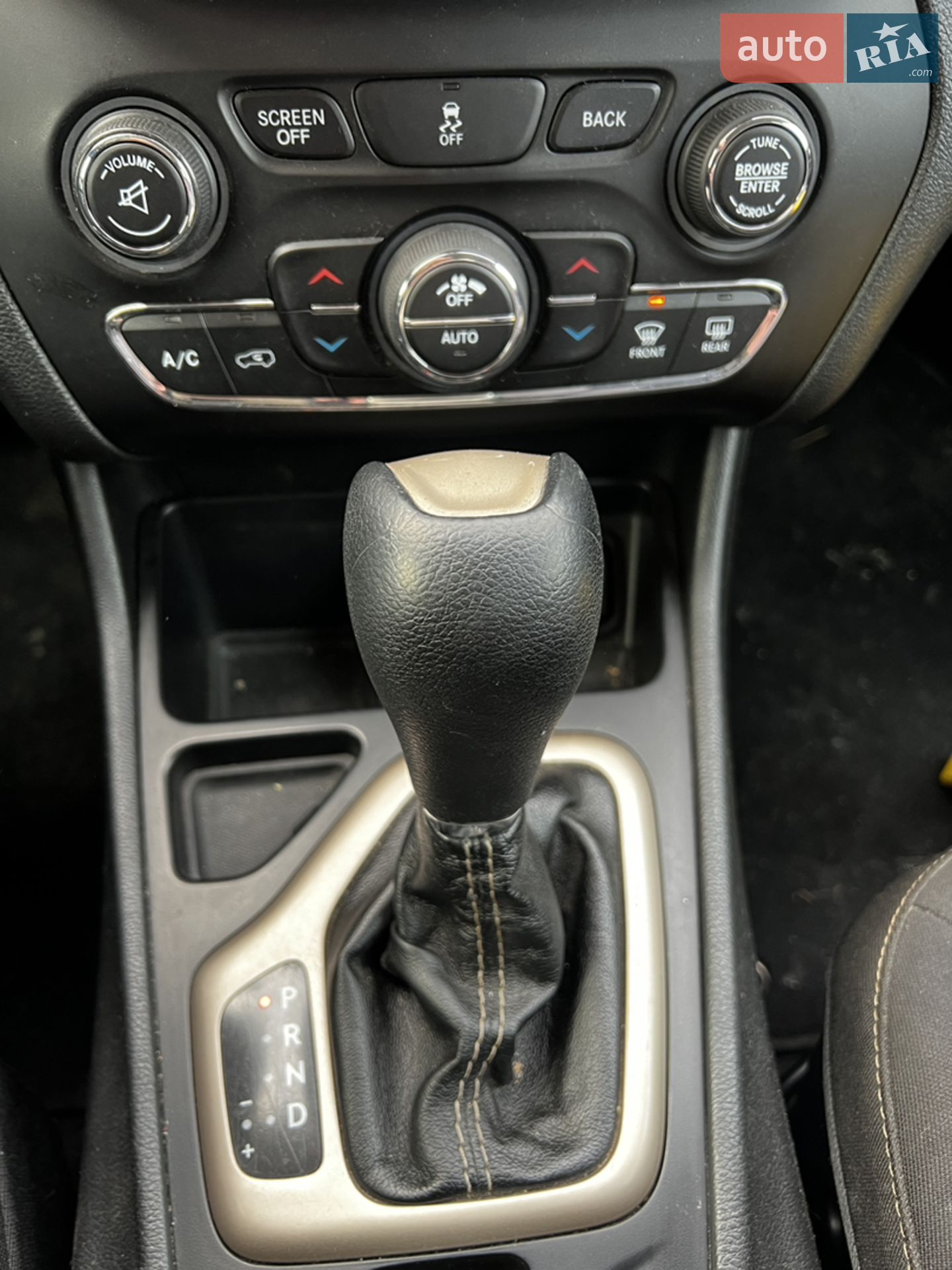 2015 Jeep Cherokee - мініатюра 17