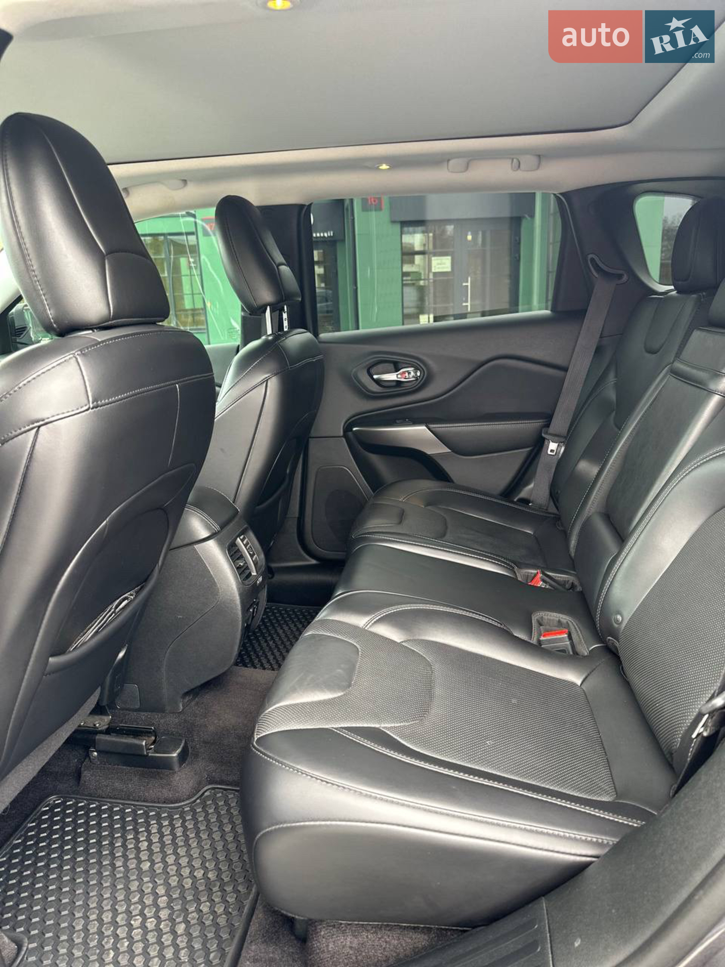 2018 Jeep Cherokee - мініатюра 14