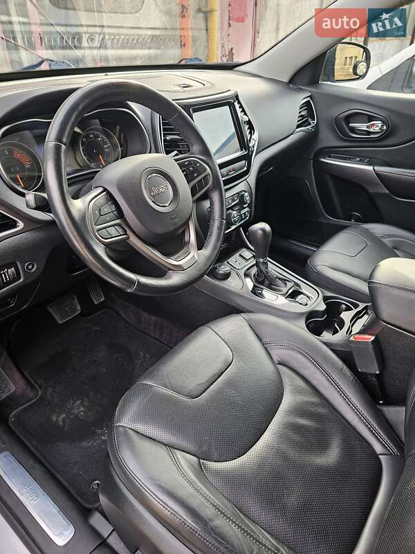 Внедорожник / Кроссовер Jeep Cherokee 2018 в Харькове